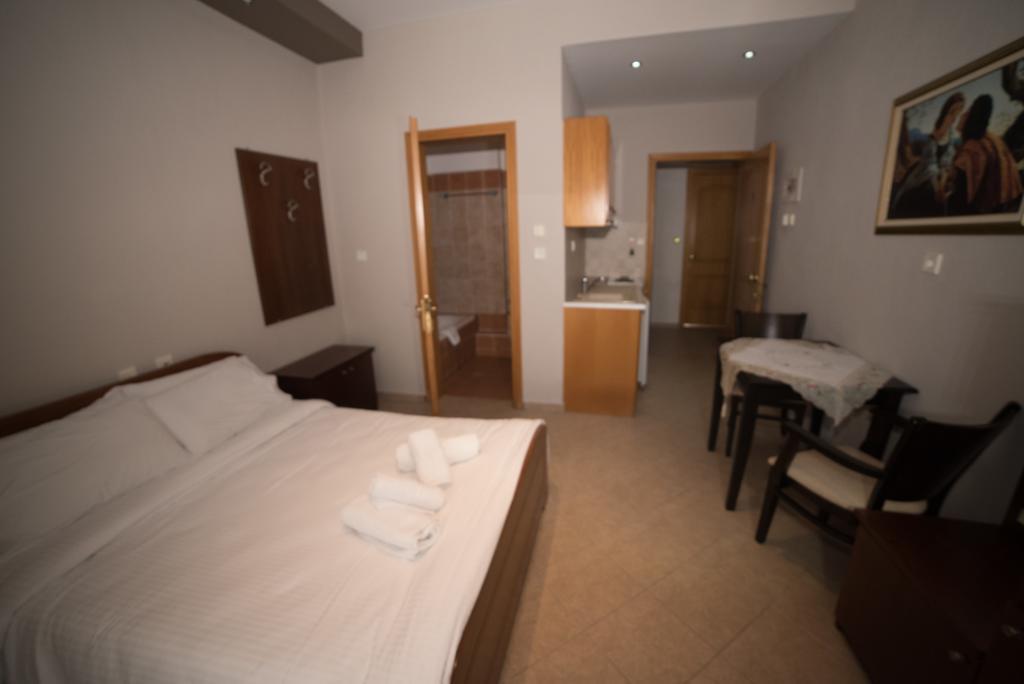 Hotel Galaxias Káto Loutrákion Kültér fotó