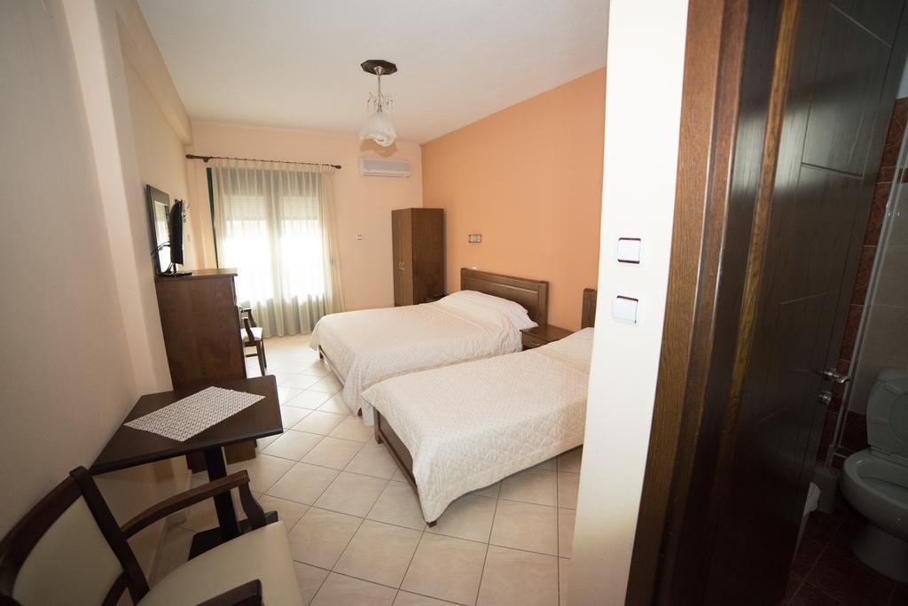 Hotel Galaxias Káto Loutrákion Kültér fotó