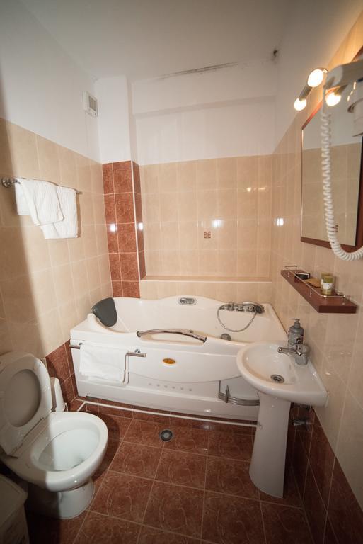 Hotel Galaxias Káto Loutrákion Kültér fotó