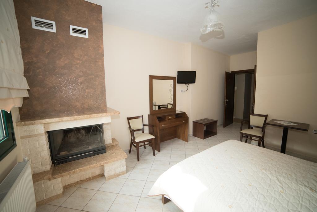 Hotel Galaxias Káto Loutrákion Kültér fotó
